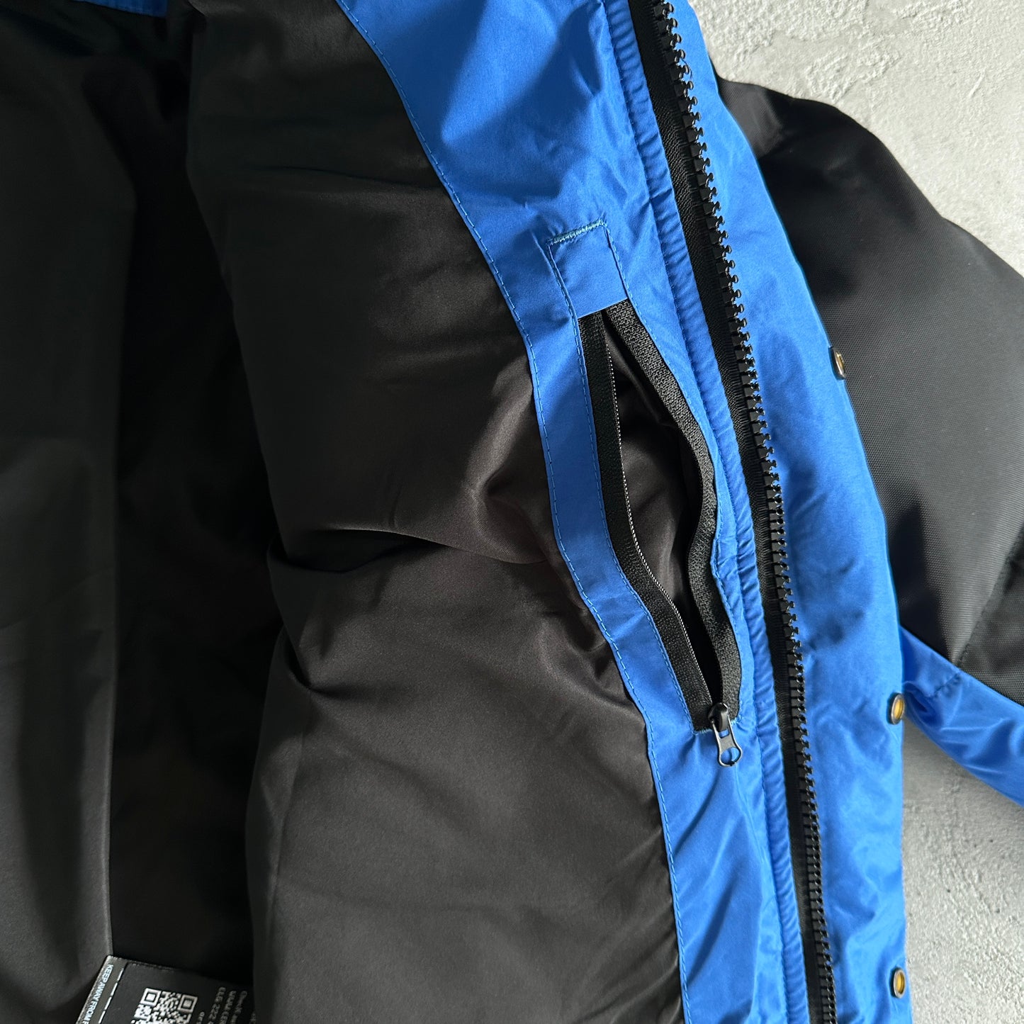 Trapstar Decoded Arch Puffer Jacket Black Blue