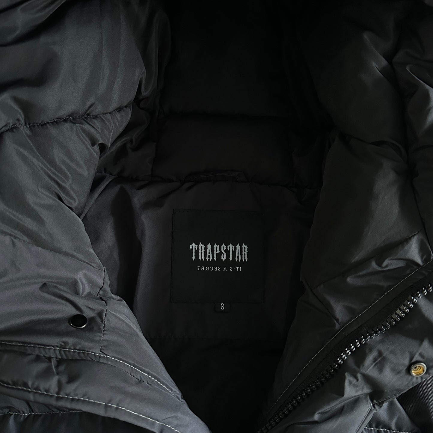 Trapstar Decoded Arch Puffer Jacket Black Gradient