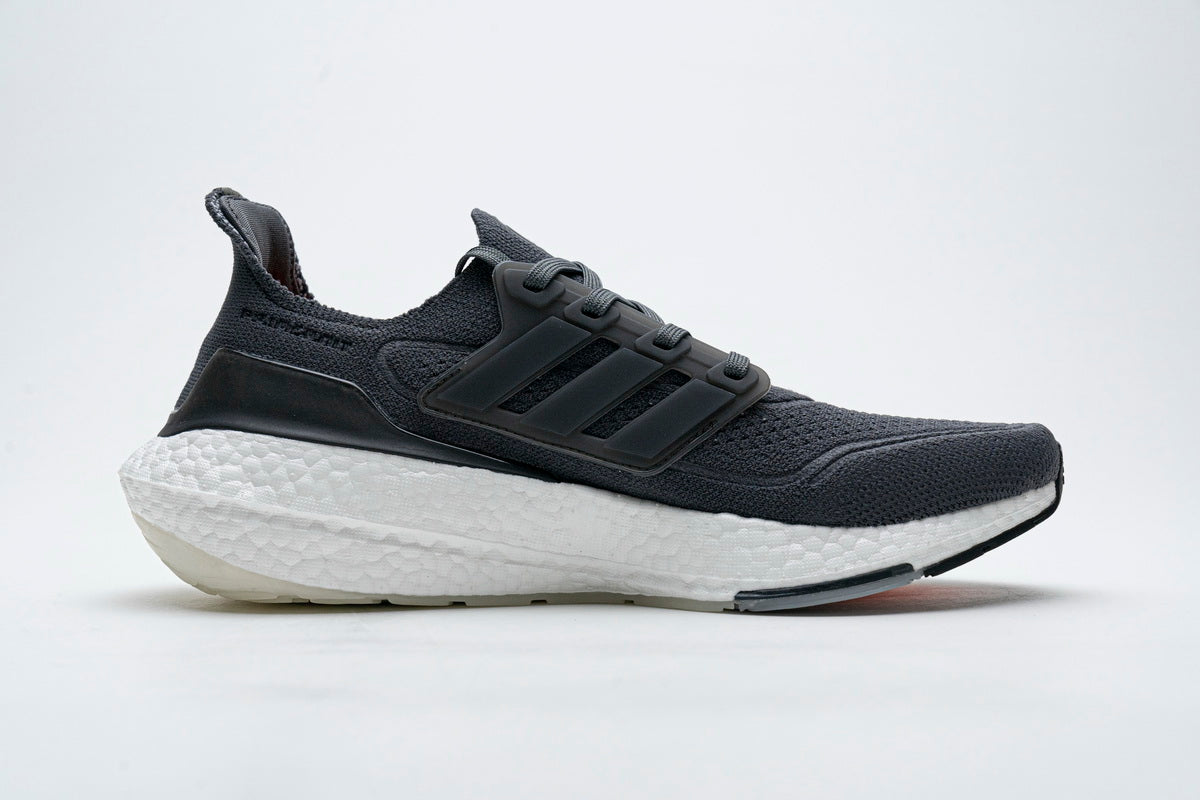 TÊNIS ULTRABOOST LIGHT 23