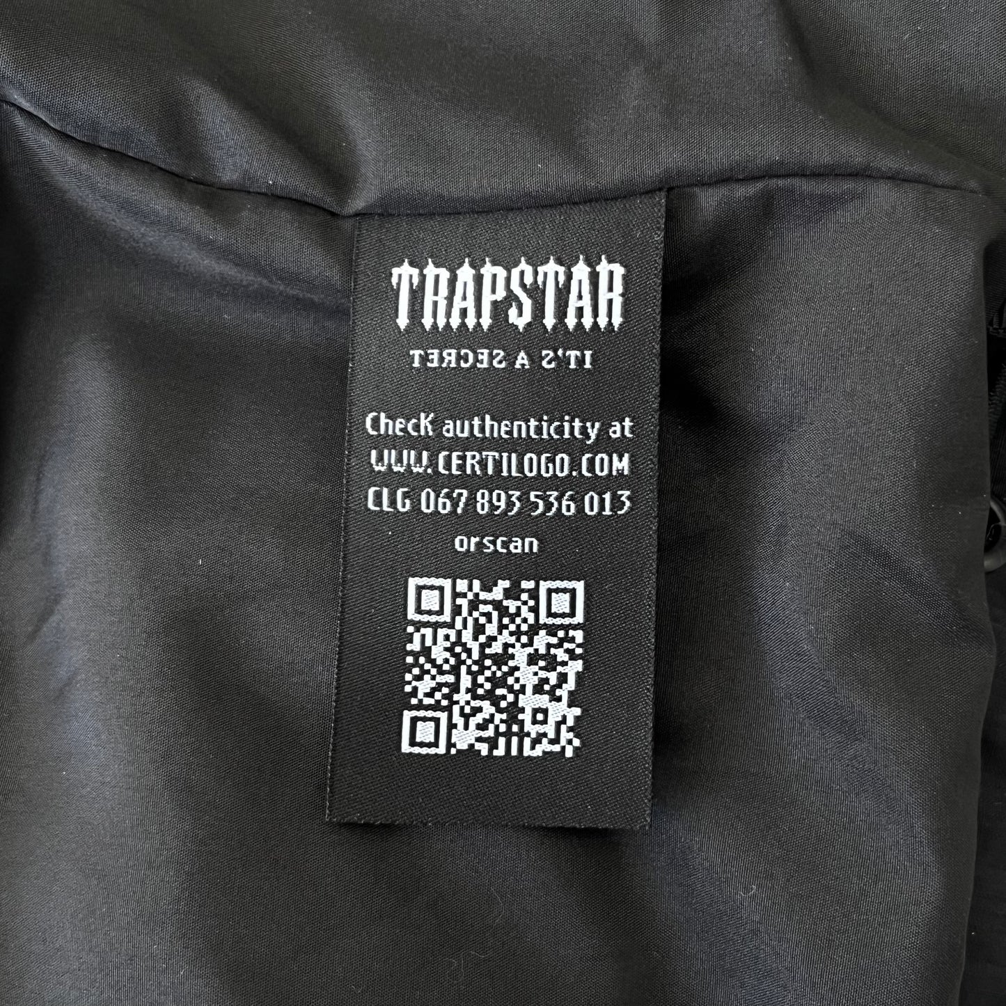 Trapstar Decoded Hooded Pufefer Jacket 2.0 Black / infrared