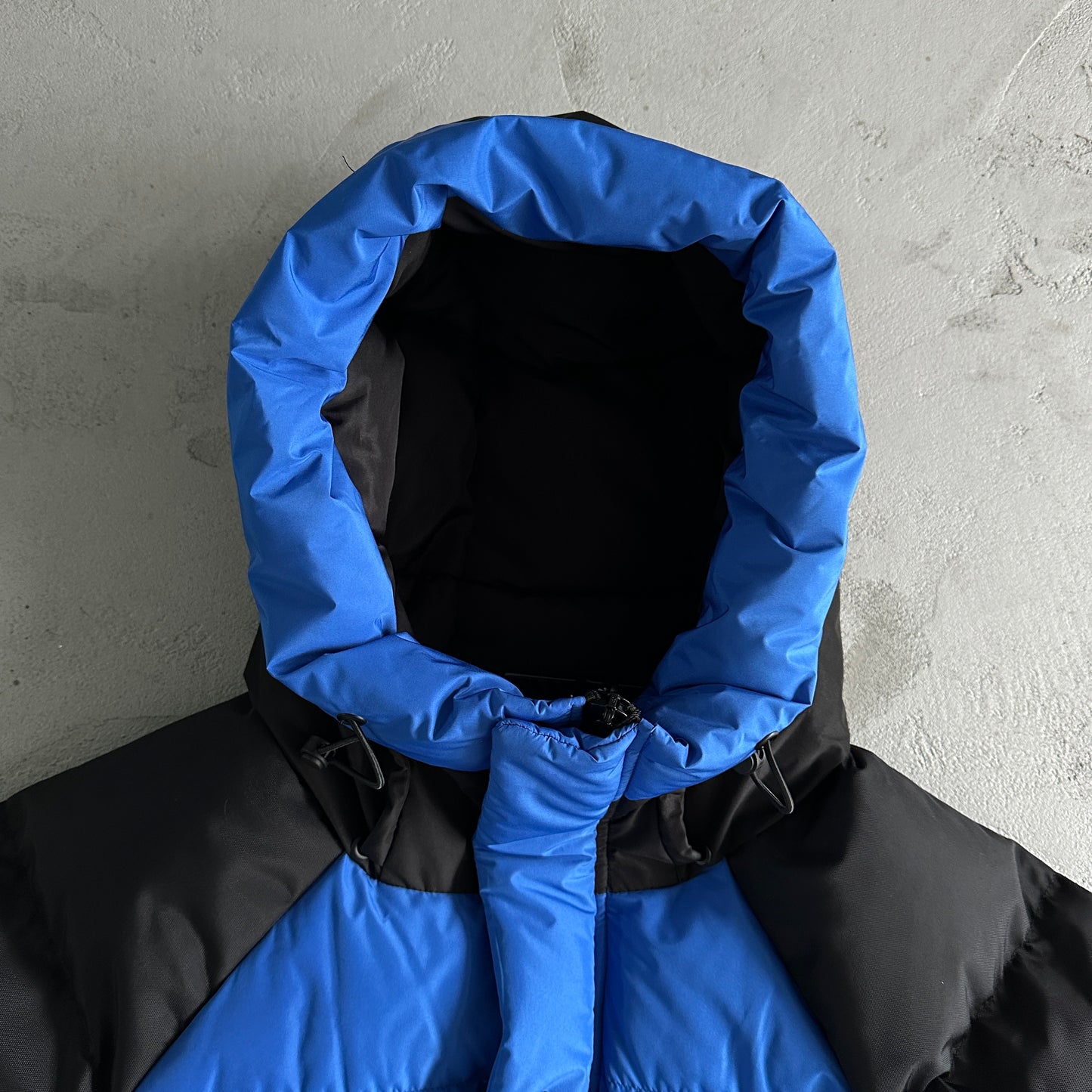 Trapstar Decoded Arch Puffer Jacket Black Blue